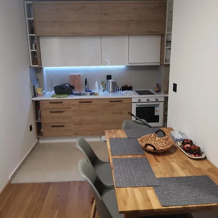 Popovic, Jahorinska Διαμέρισμα Τζαχορίνα